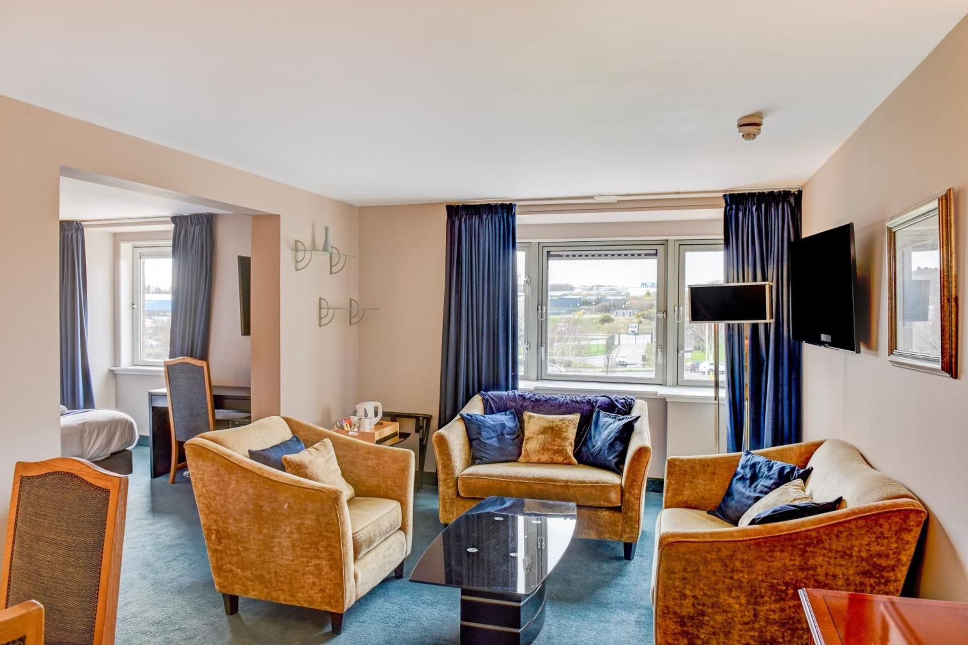 Deluxe Suite