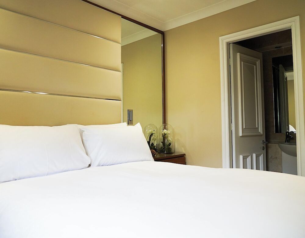 40 Winks Standard Double Room, Courtyard View