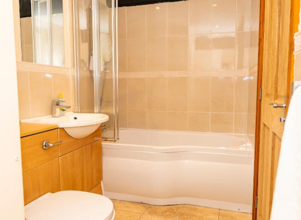 The George Hotel Suite, Ensuite 10