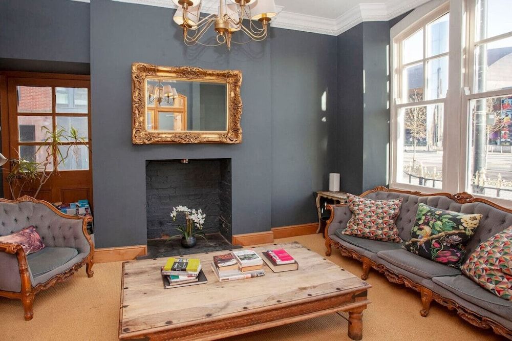 higgihaus 5 5 of 7 Rooms Monday - Friday