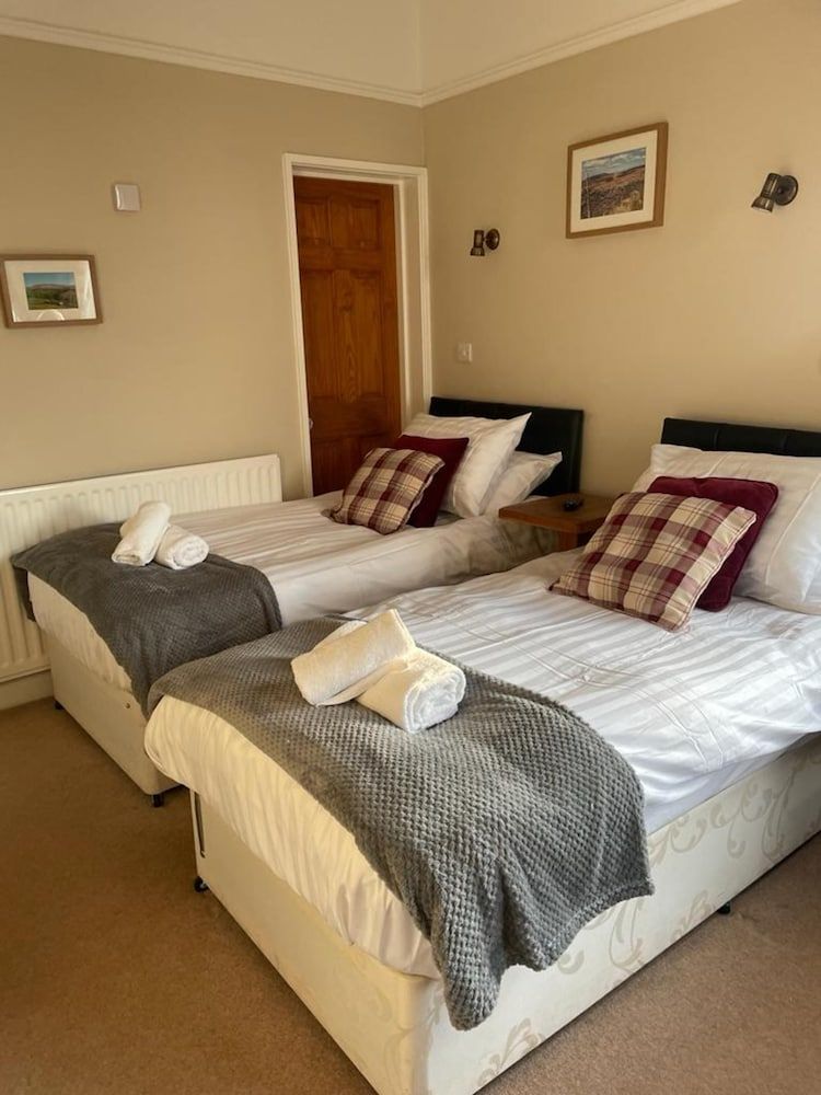 OYO The Board Inn Standard Twin Room