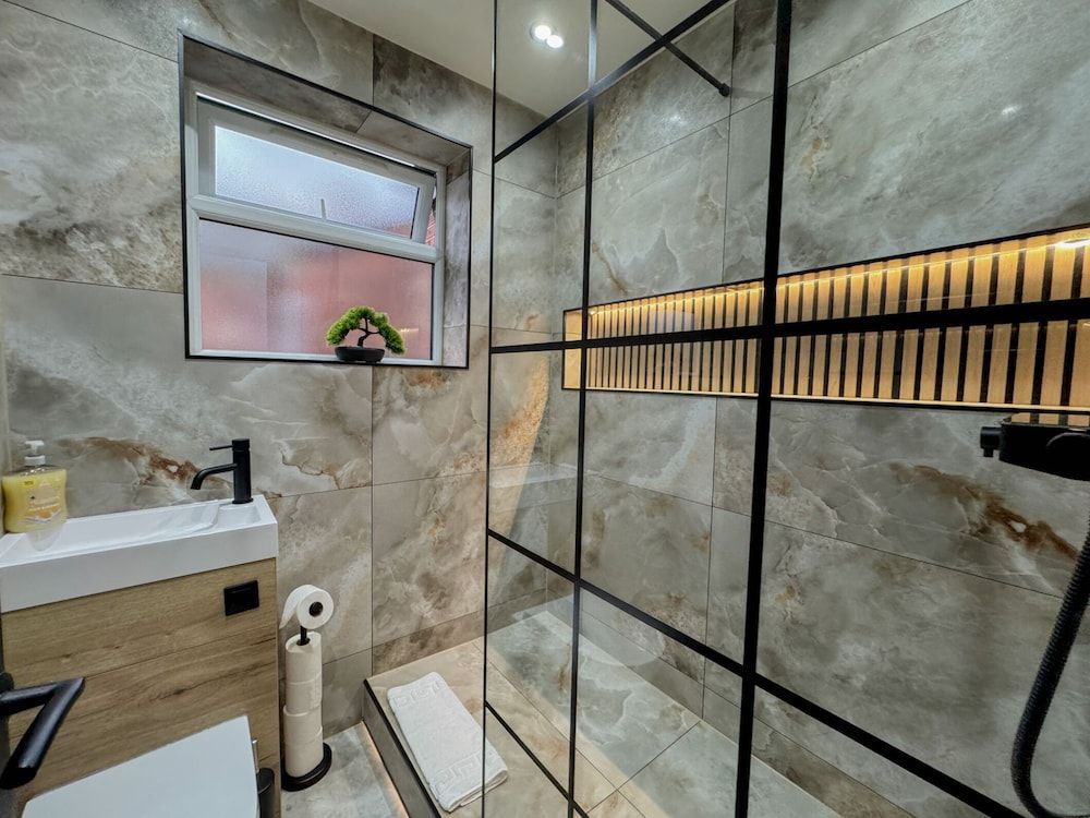 Miles House Luxury House, Private Bathroom 10
