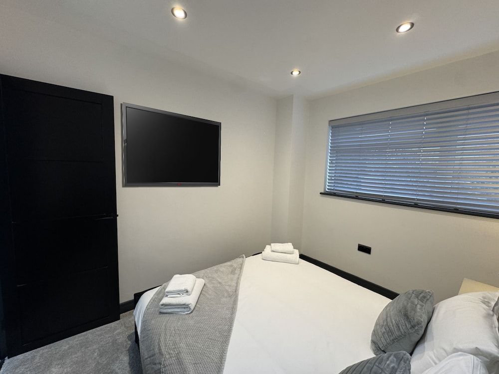 Miles House Luxury House, Private Bathroom 8