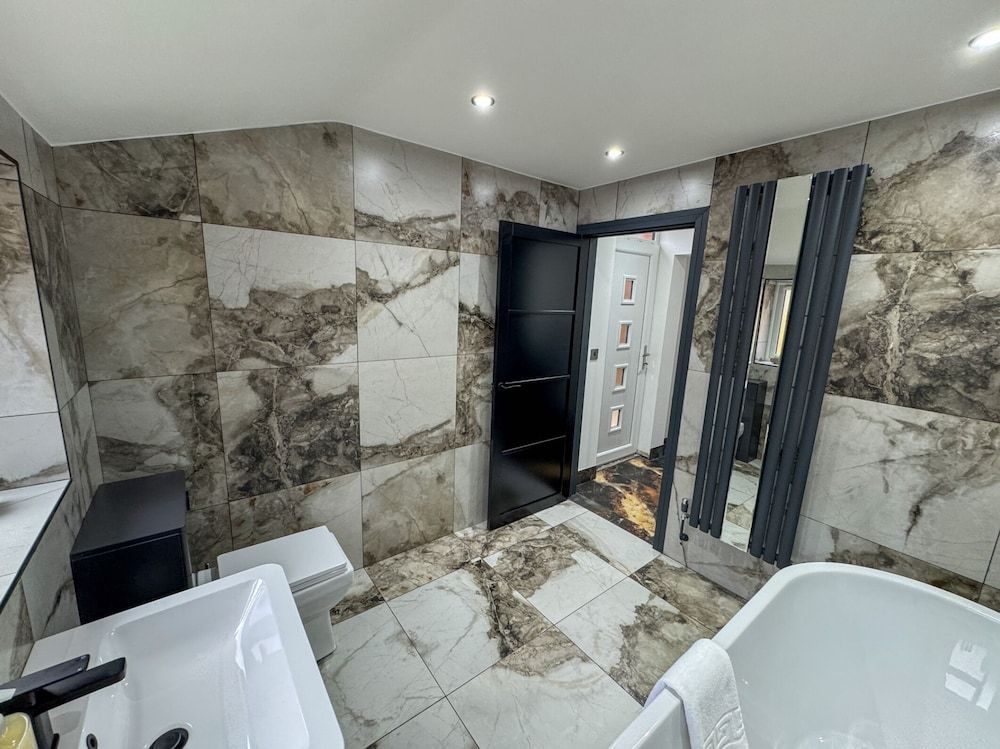 Miles House Luxury House, Private Bathroom 14