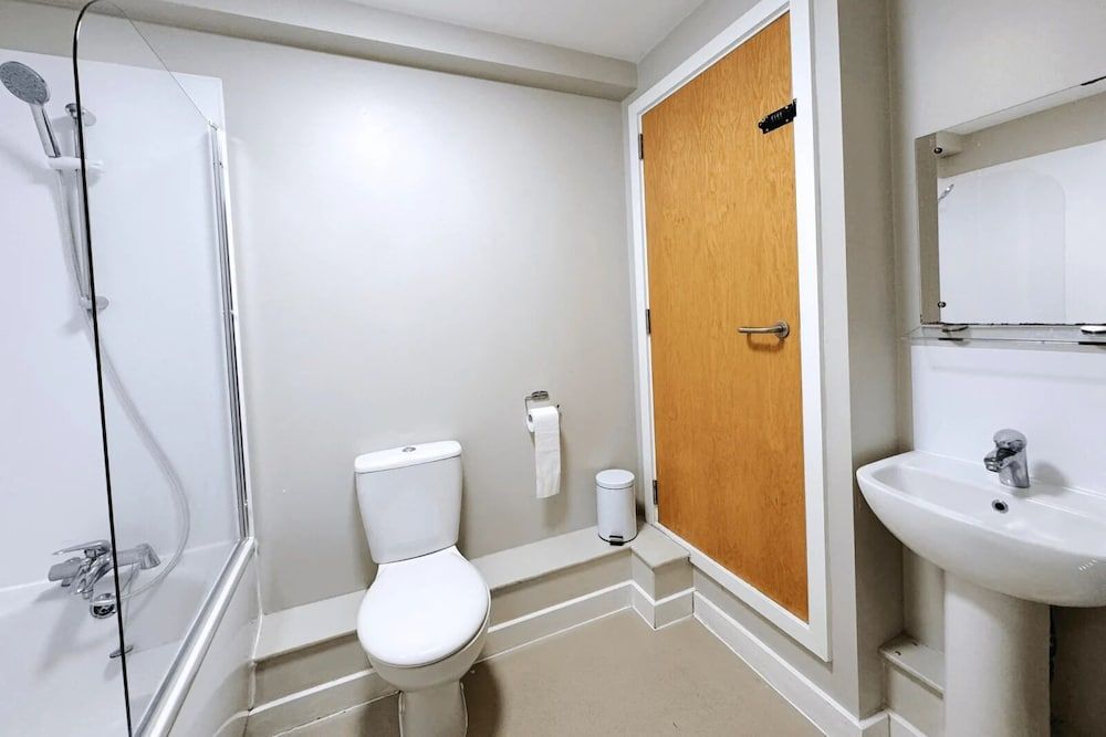 Manor Park Court Apartment, 1 Bedroom, Non Smoking 6