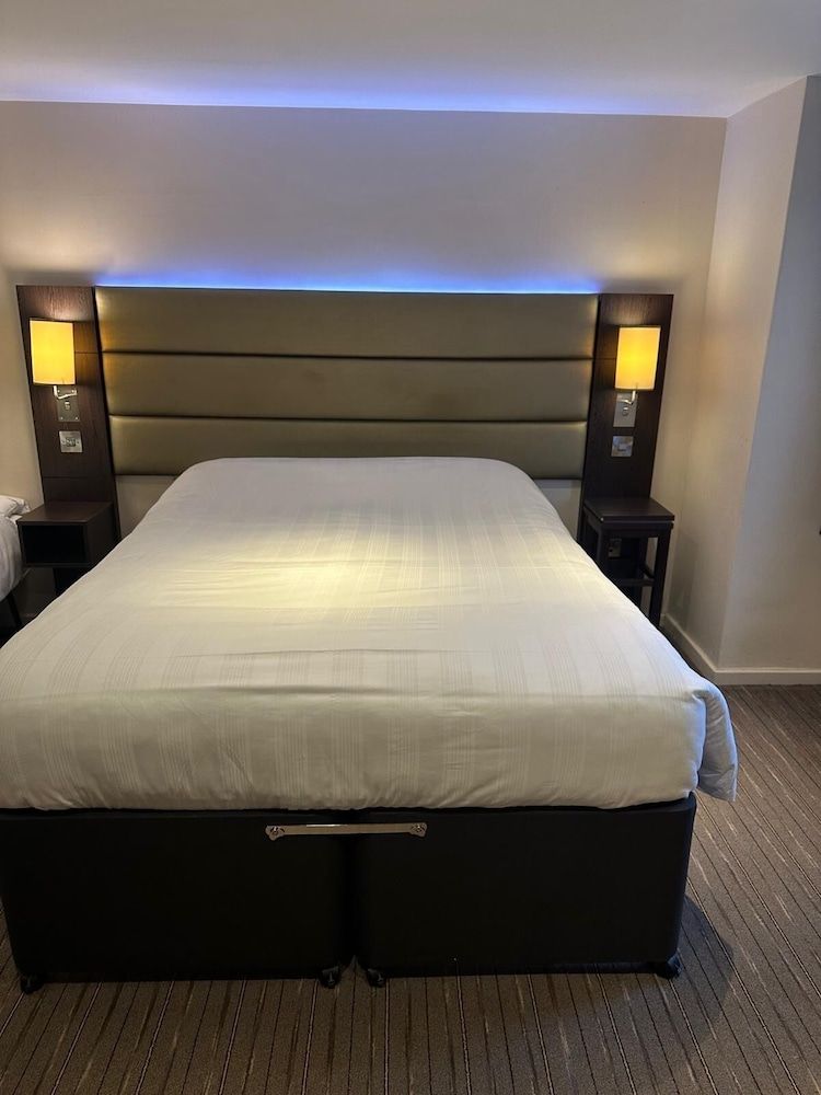 Premier Roomz Two Mills Premier Double Room 2