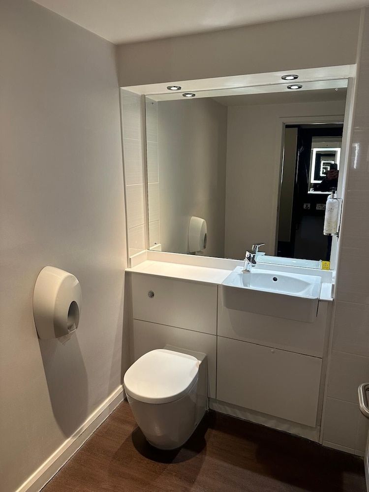 Premier Roomz Two Mills Premier Double Room 4