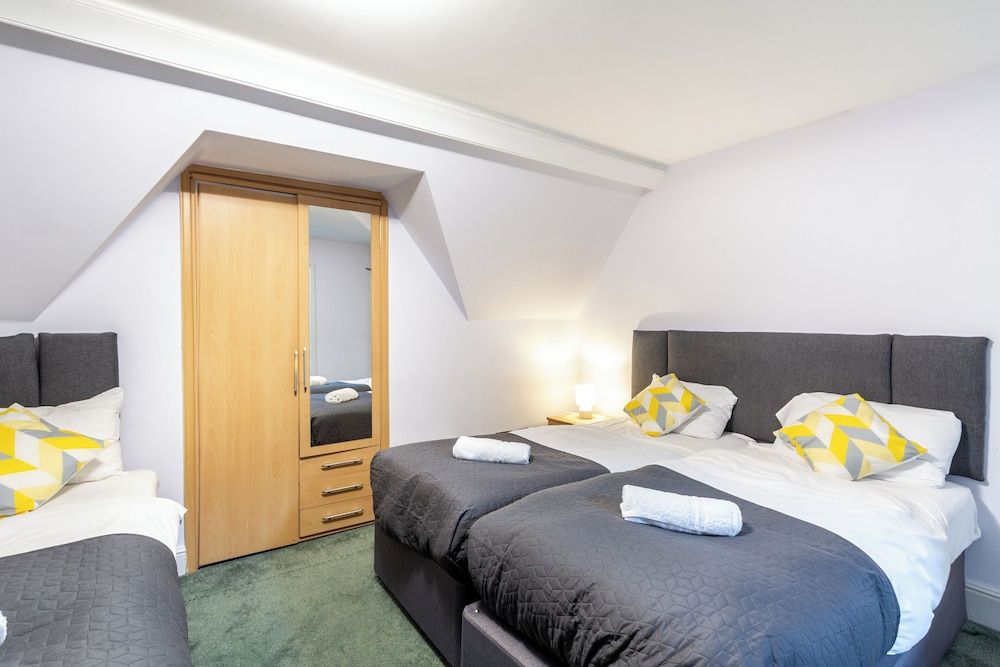 London Gatwick Inn Quadruple Room 2
