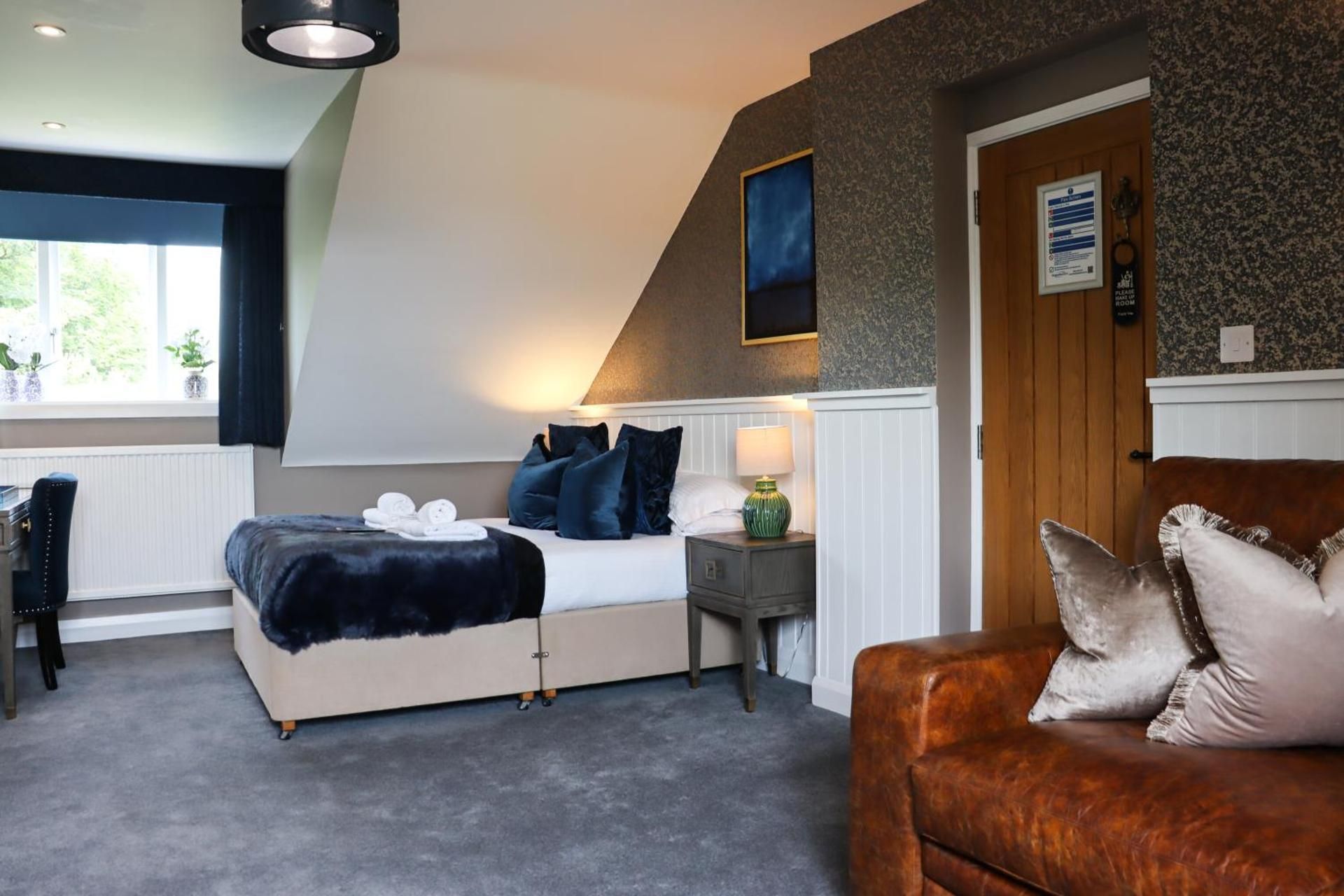 The Gateway Inn Superior Family Room