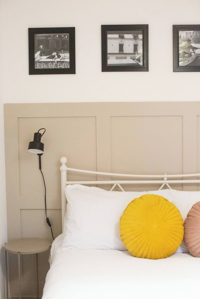 Entire 2 Bedroom House 7m To Station House, 2 Bedrooms 7