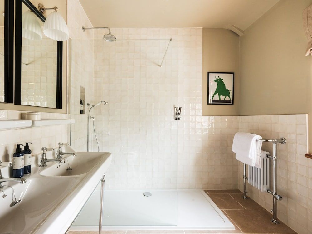 The Manor House Inn Premium Double Room, Ensuite 5