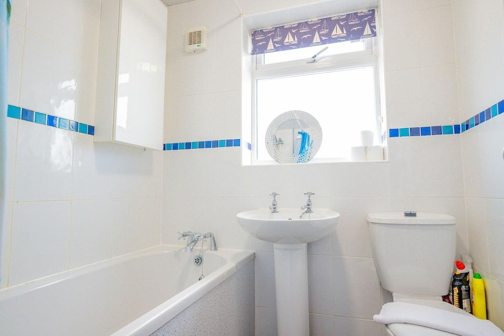 Host Stay Manfield Avenue House 13