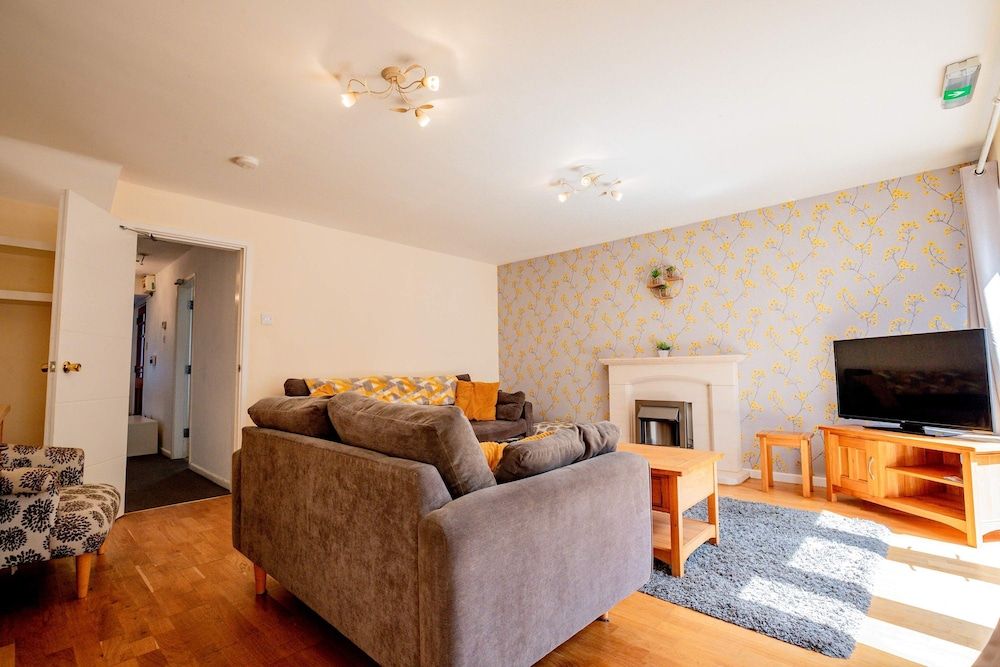 Host Stay Manfield Avenue House 7