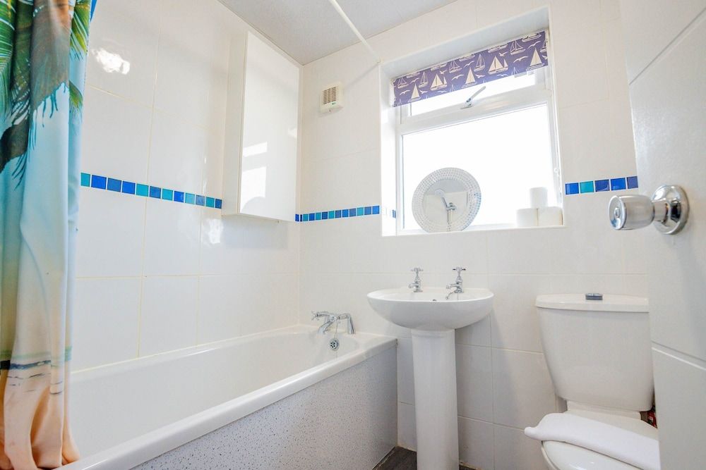 Host Stay Manfield Avenue House 12