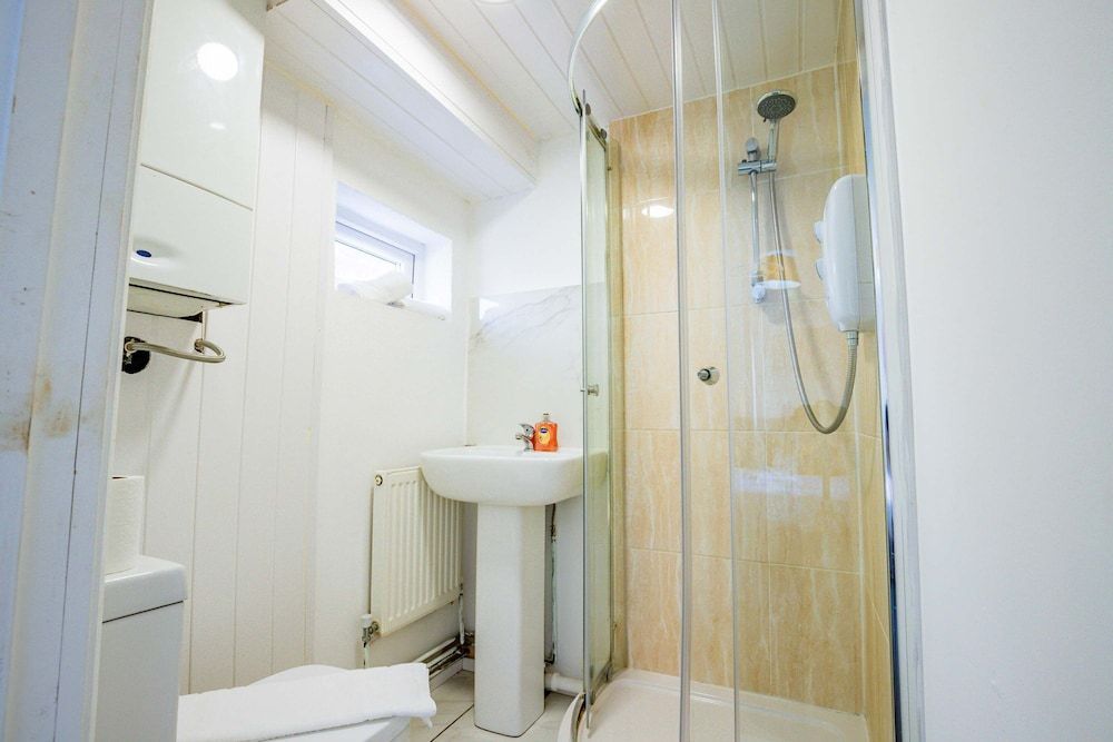 Host Stay Manfield Avenue House 15