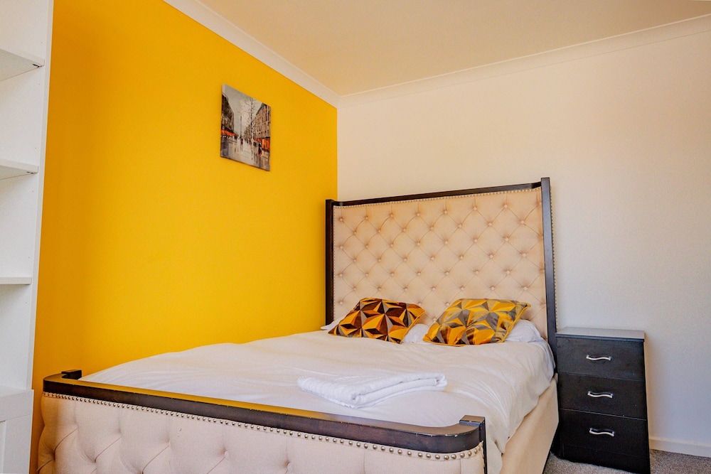 Host Stay Manfield Avenue House 5