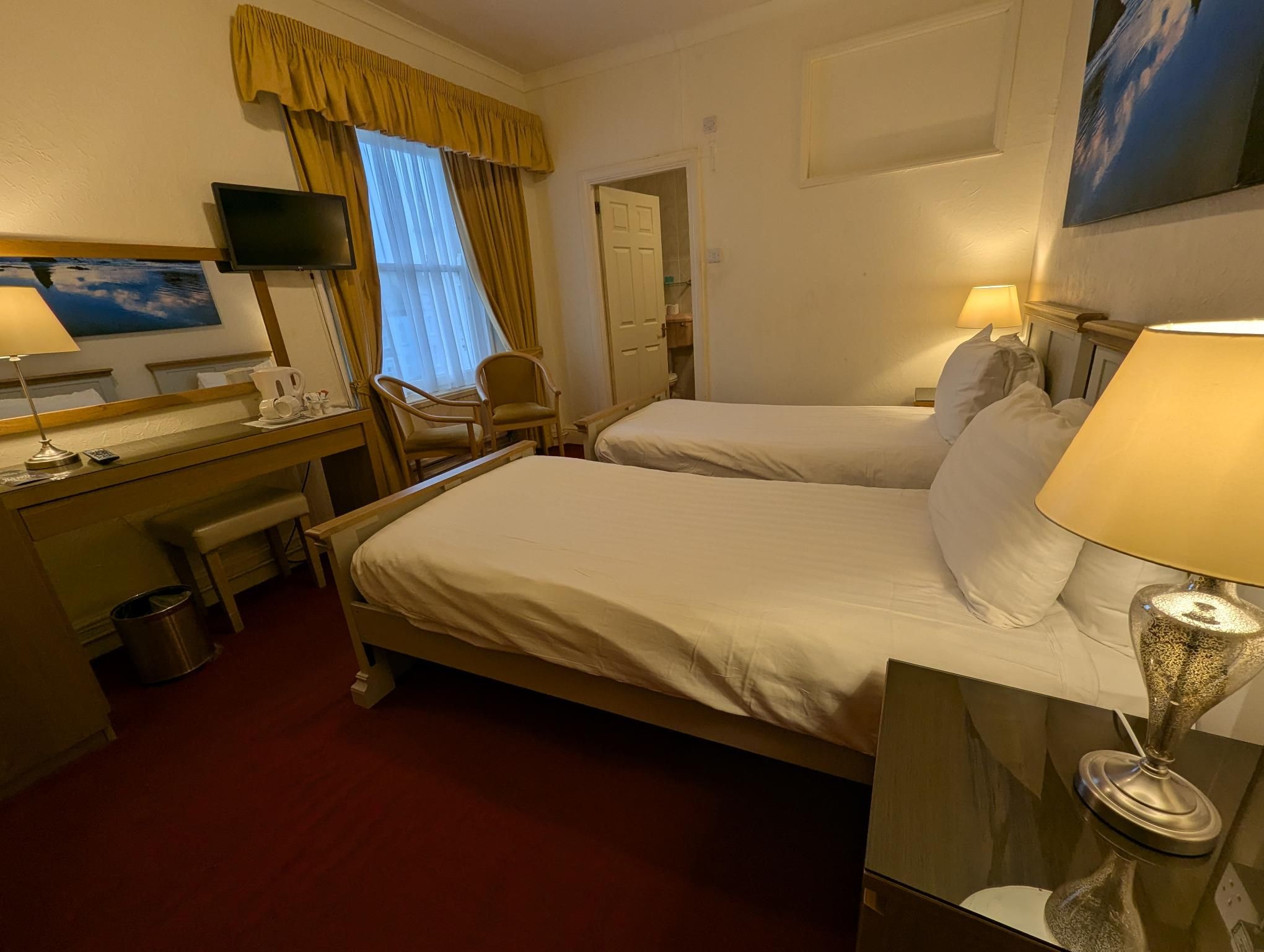 Standard Twin Room