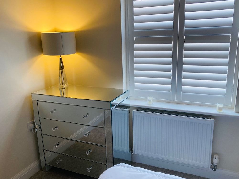 House-sleeps 8-parking-garden House 7