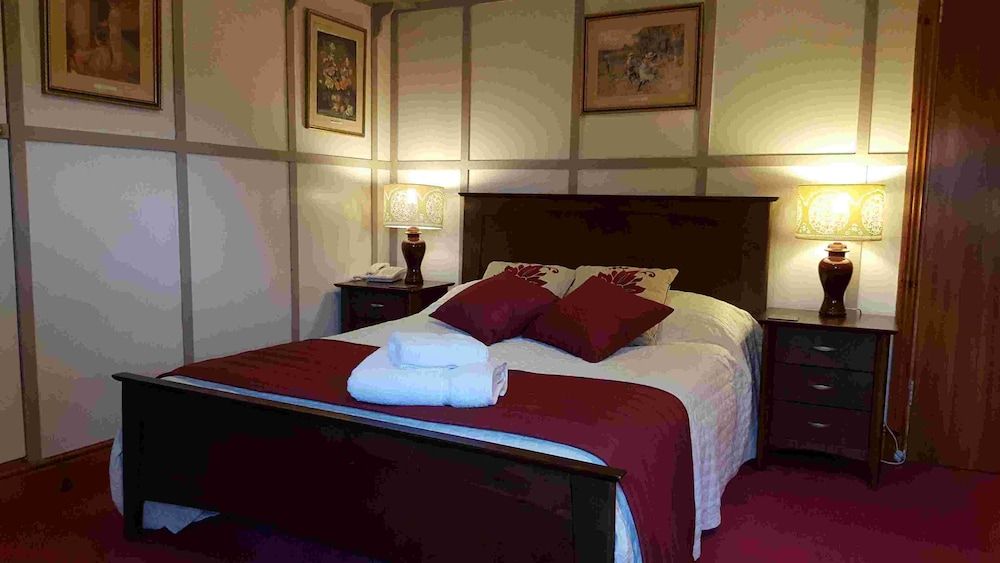 OYO The Walnut Tree Standard Double Room, 1 Double Bed 2