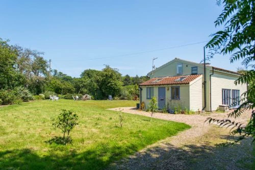Host Stay Hen Barn