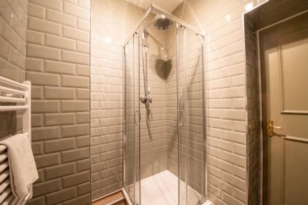 Host Stay Woodroffe Arms Hope Twin Room 2 Apartment 3