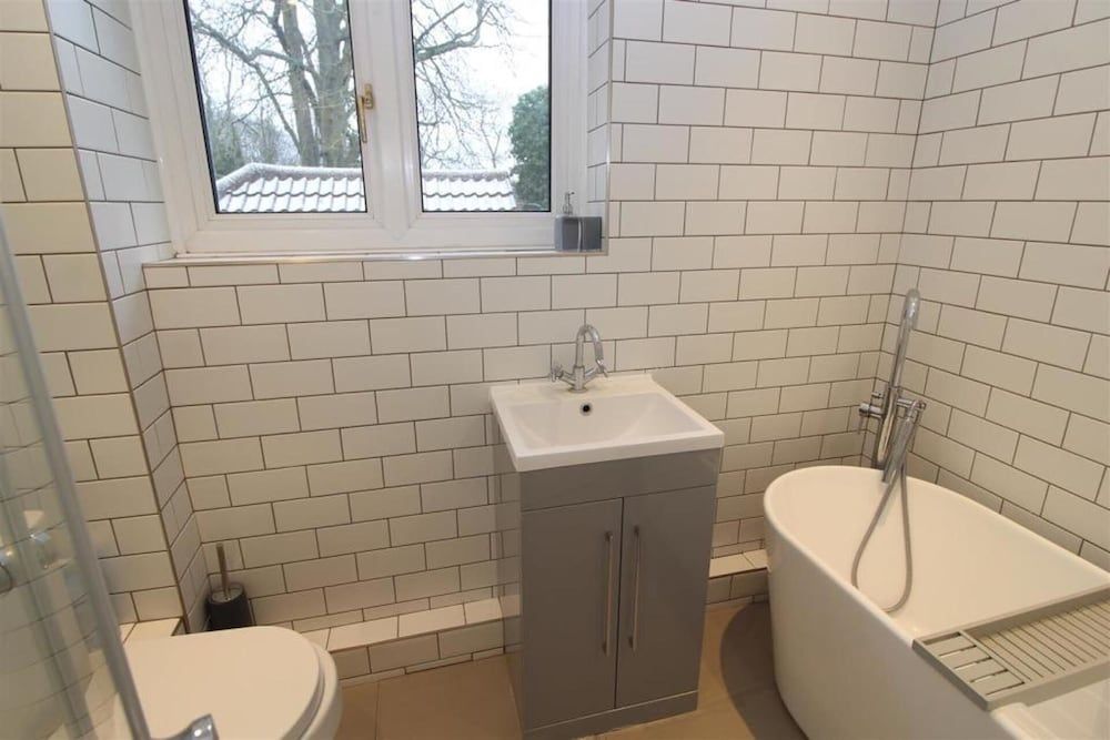 St Albans Spacious Party House