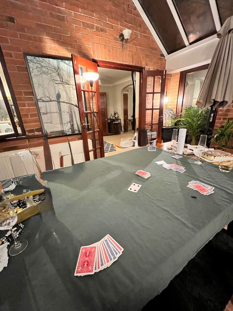 St Albans Spacious Party House