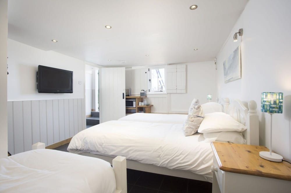 Hotel Continental Standard Double Room, 1 Double Bed 4