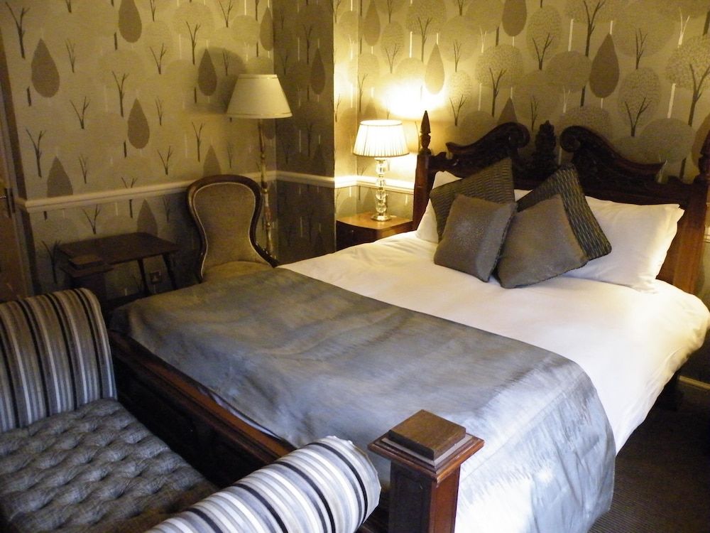 Saracens Head Towcester by Greene King Inns Double 4