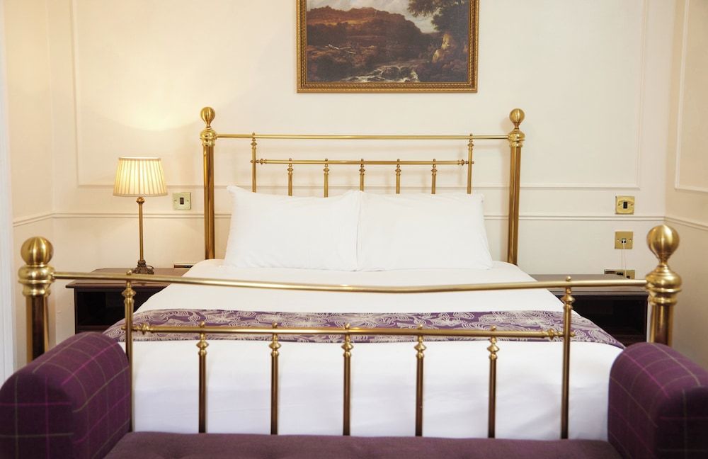 Cock Hotel Stony Stratford by Greene King Inns Family Room 3