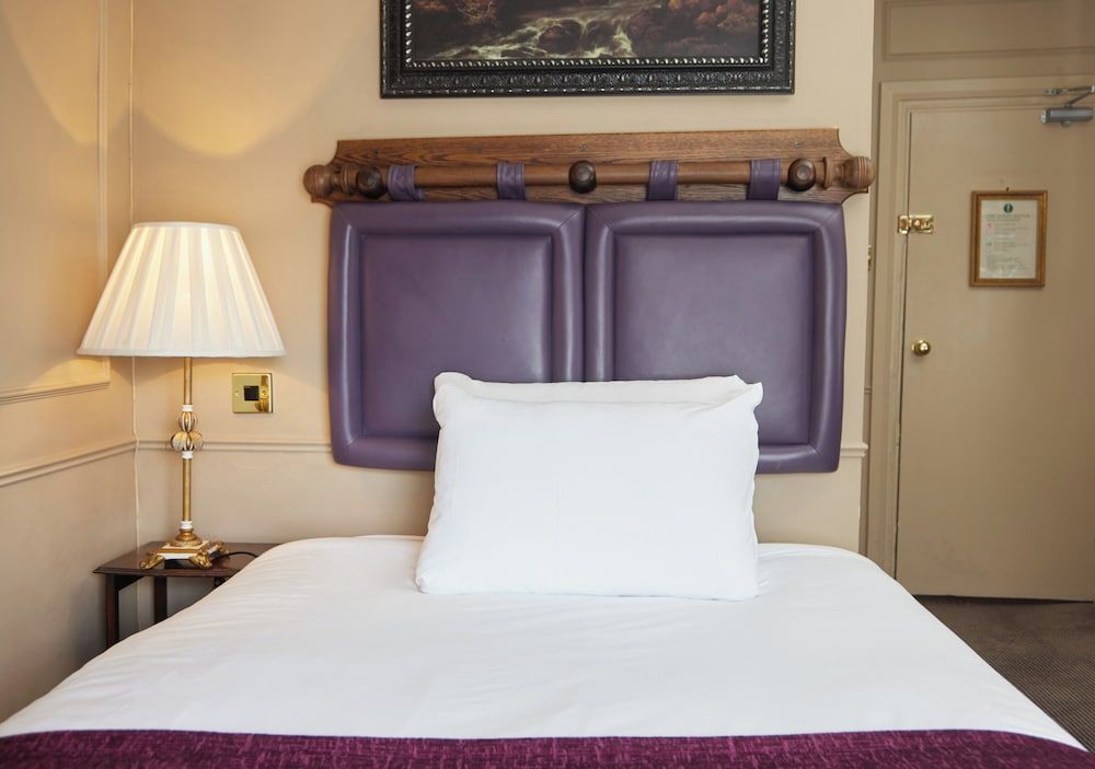 Cock Hotel Stony Stratford by Greene King Inns Single Room