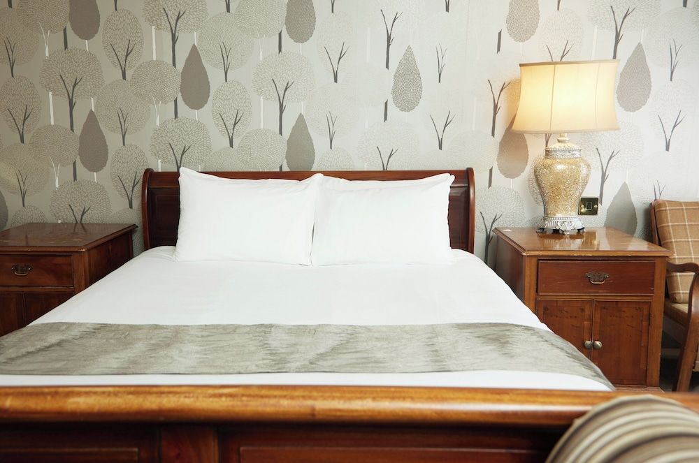 Cock Hotel Stony Stratford by Greene King Inns Superior Room 2