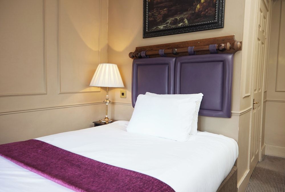 Cock Hotel Stony Stratford by Greene King Inns Single Room 2