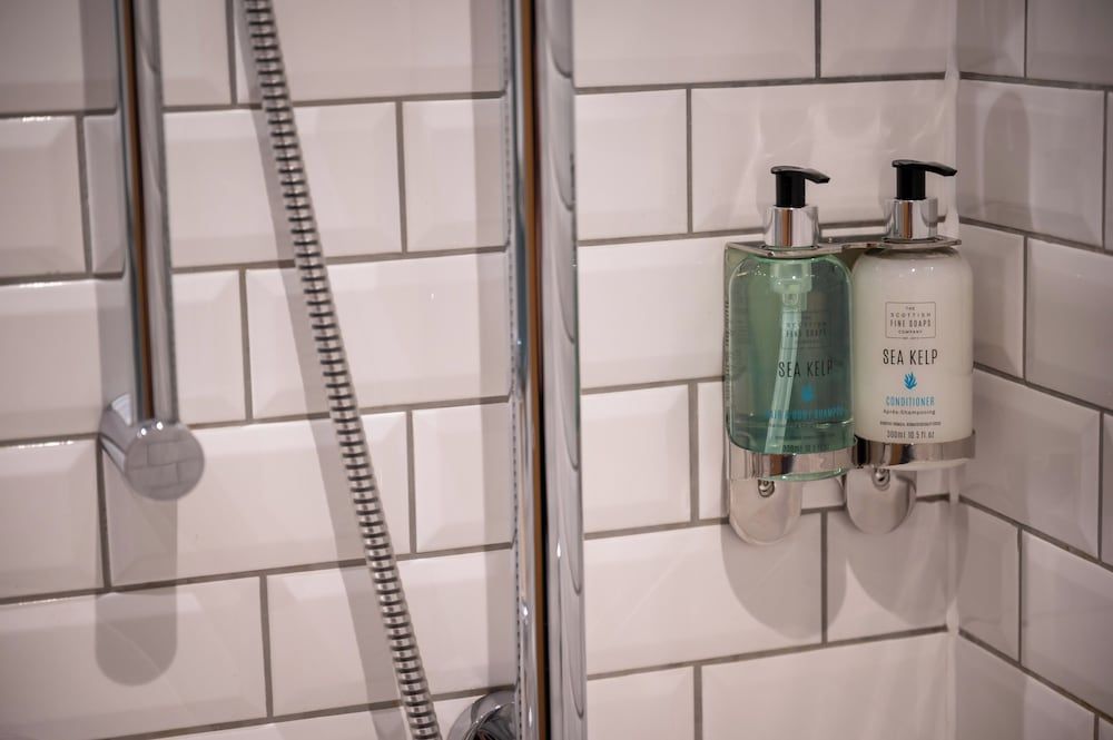 The Ely Hotel by Greene King Inns Basic Quadruple Room, Multiple Beds 4