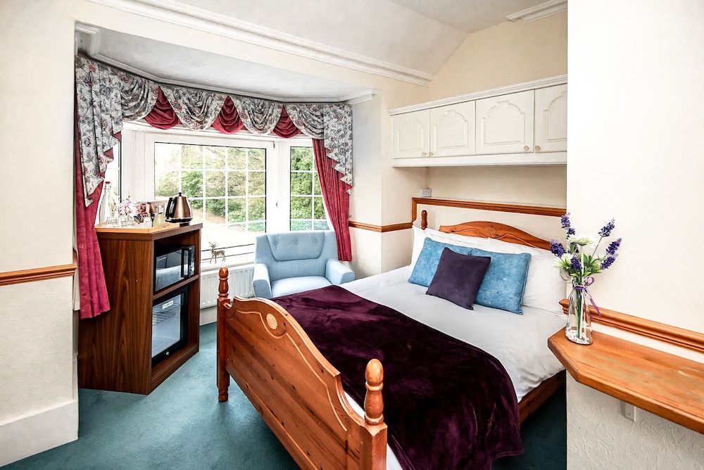 Trivelles Waterhall Country Hotel - Gatwick Double Room 28