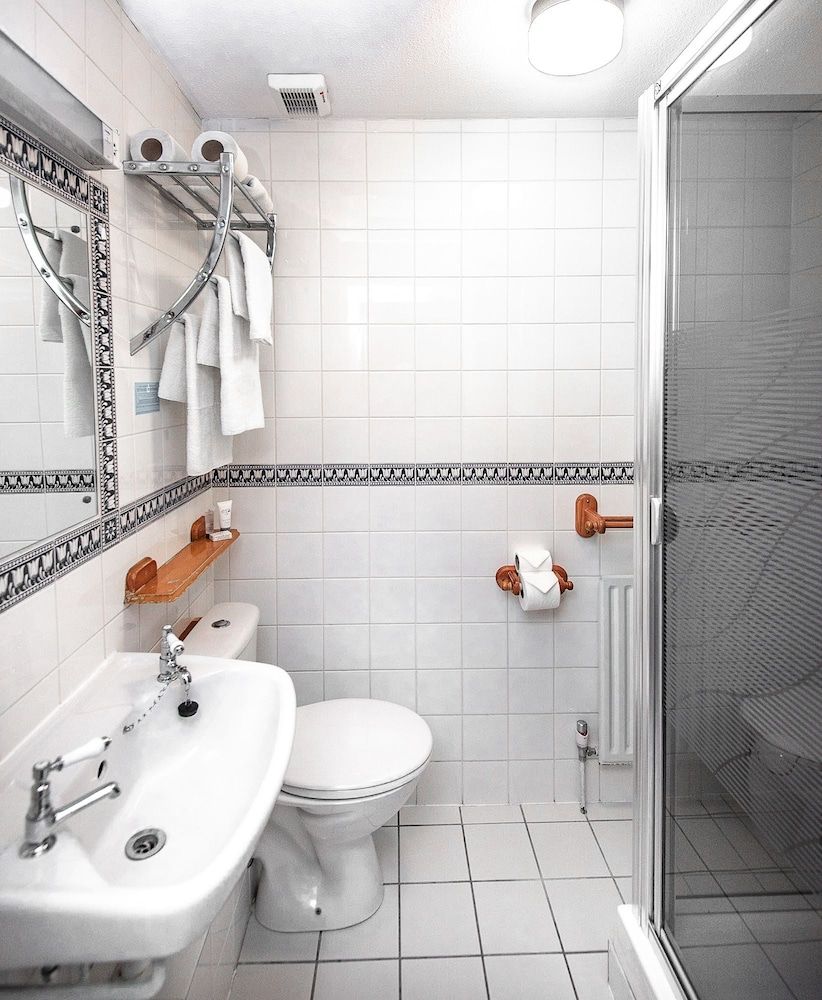 Trivelles Waterhall Country Hotel - Gatwick Single Room 13