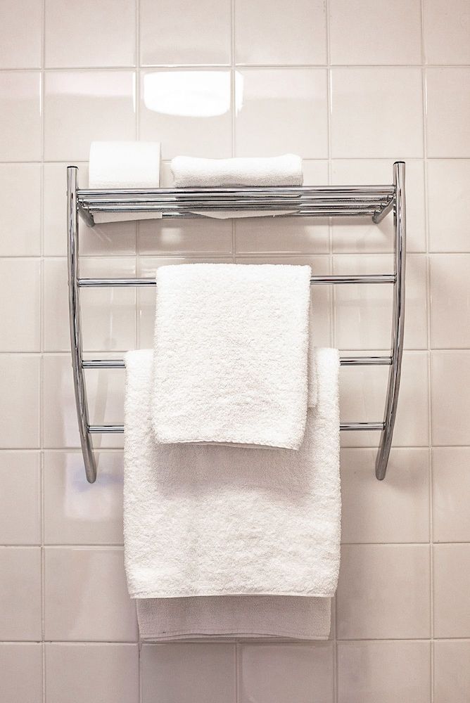 Trivelles Waterhall Country Hotel - Gatwick Double Room 36