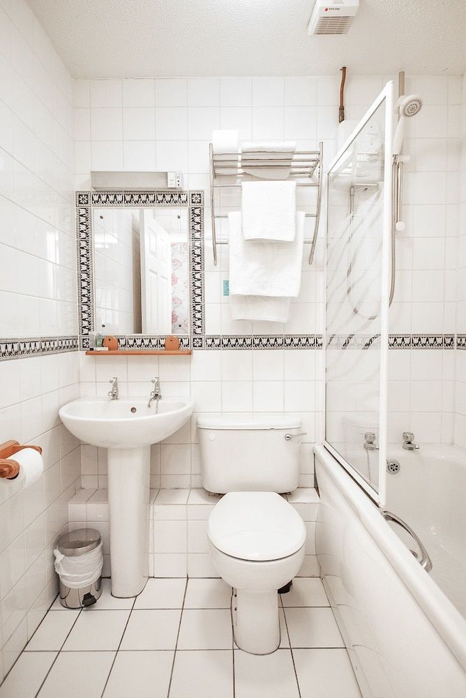 Trivelles Waterhall Country Hotel - Gatwick Single Room 15