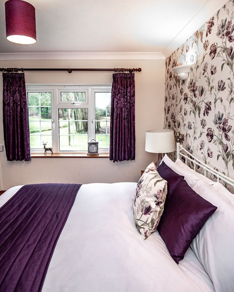 Trivelles Waterhall Country Hotel - Gatwick Double Room 16