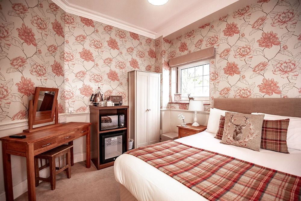 Trivelles Waterhall Country Hotel - Gatwick Double Room 2