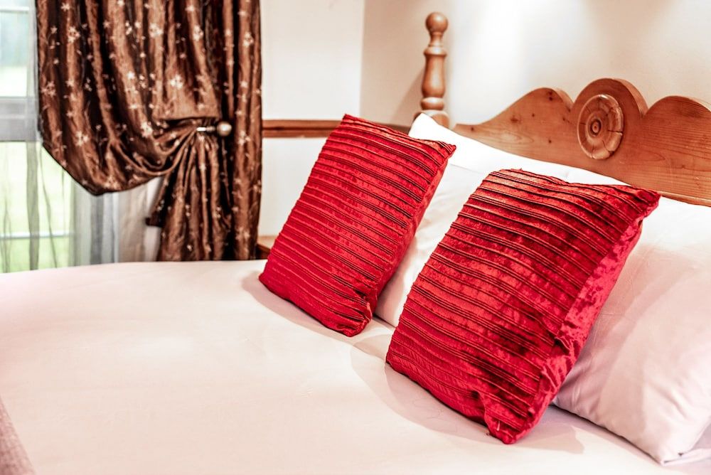 Trivelles Waterhall Country Hotel - Gatwick Double Room 5