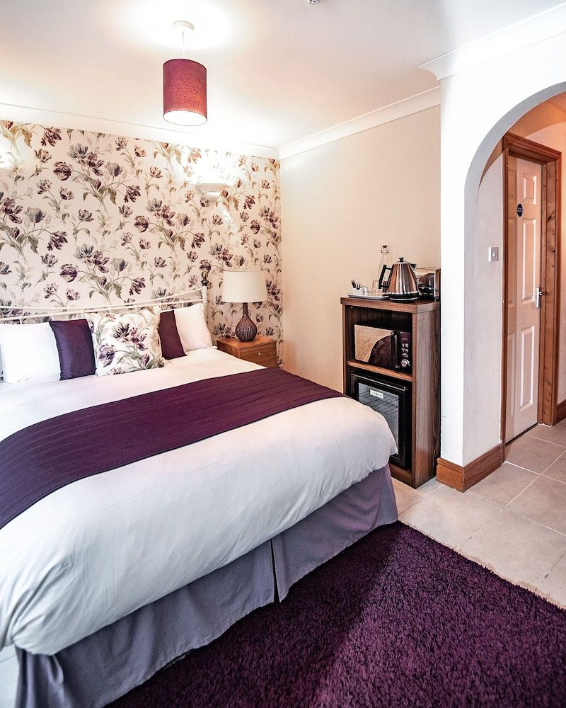 Trivelles Waterhall Country Hotel - Gatwick Double Room 17