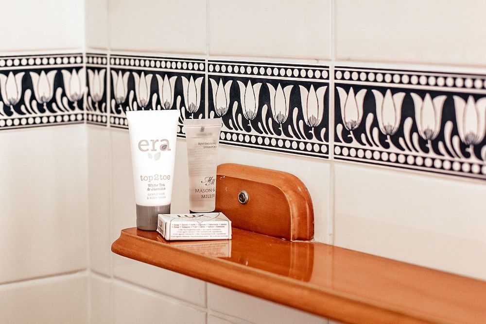 Trivelles Waterhall Country Hotel - Gatwick Single Room 11