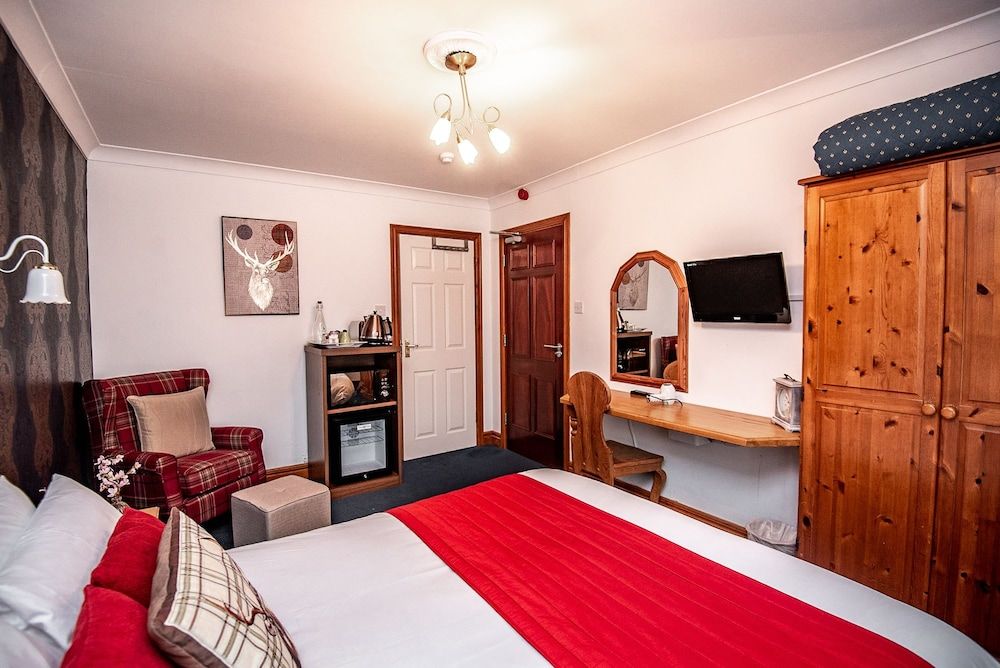 Trivelles Waterhall Country Hotel - Gatwick Double Room 11