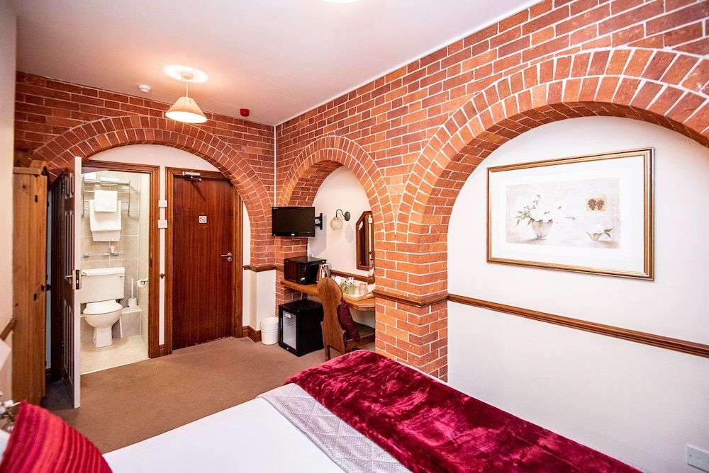 Trivelles Waterhall Country Hotel - Gatwick Double Room 41