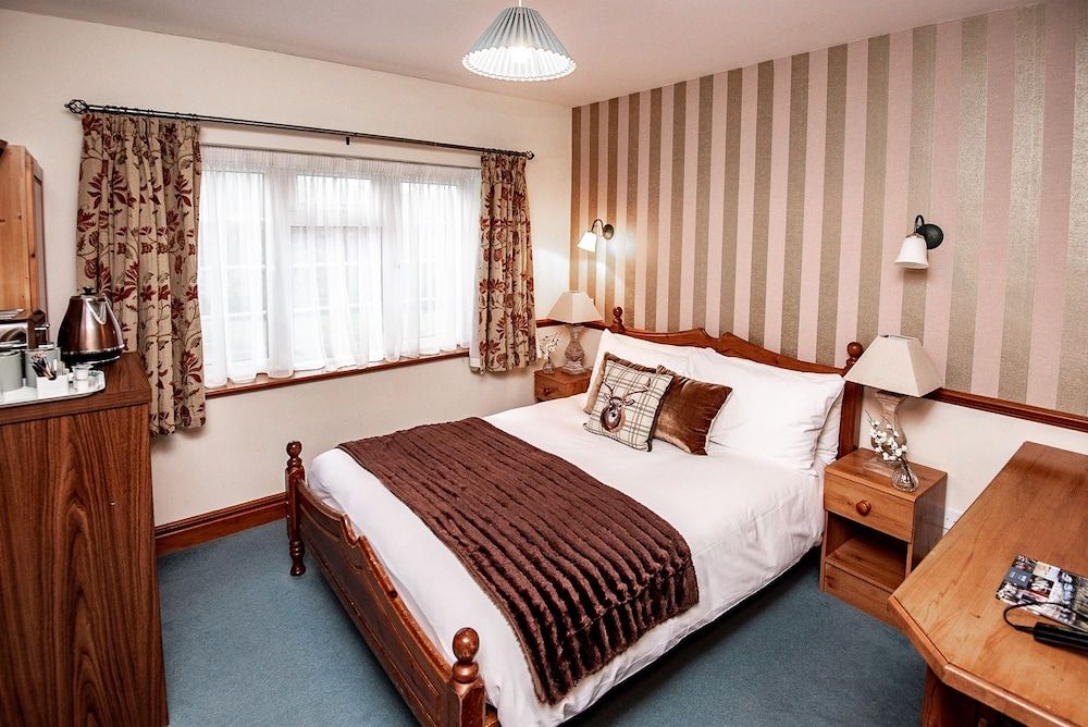 Trivelles Waterhall Country Hotel - Gatwick Double Room 7