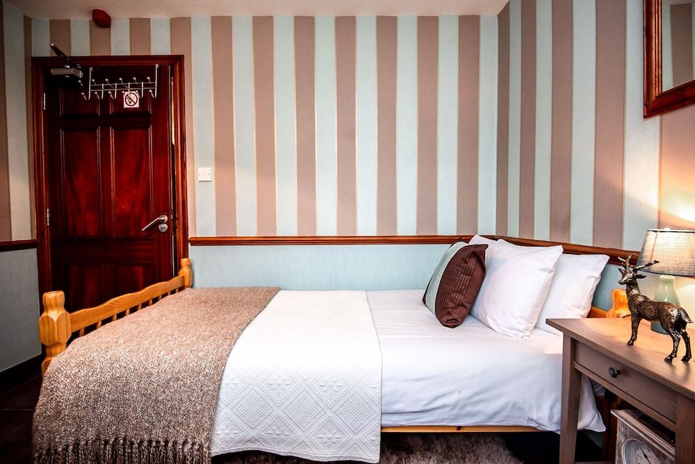 Trivelles Waterhall Country Hotel - Gatwick Single Room 7