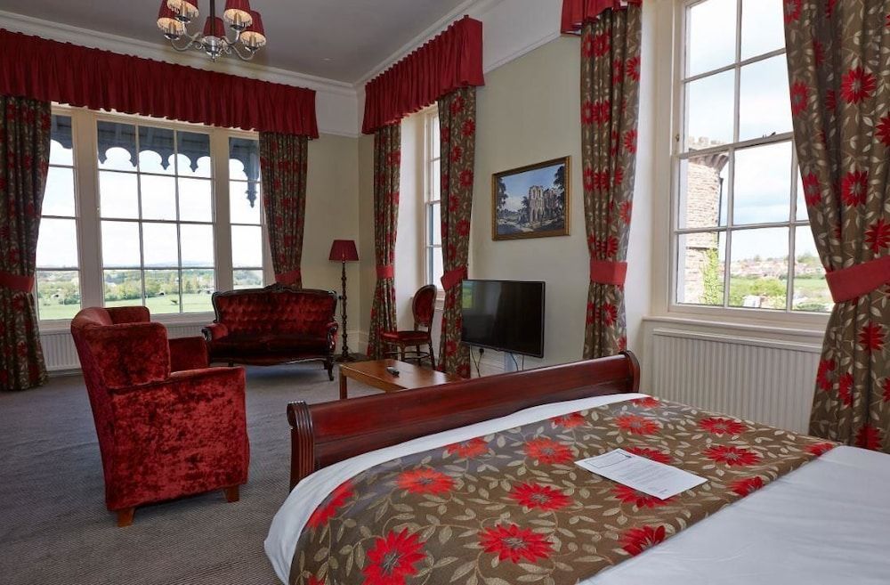 Family Room sleeps 4