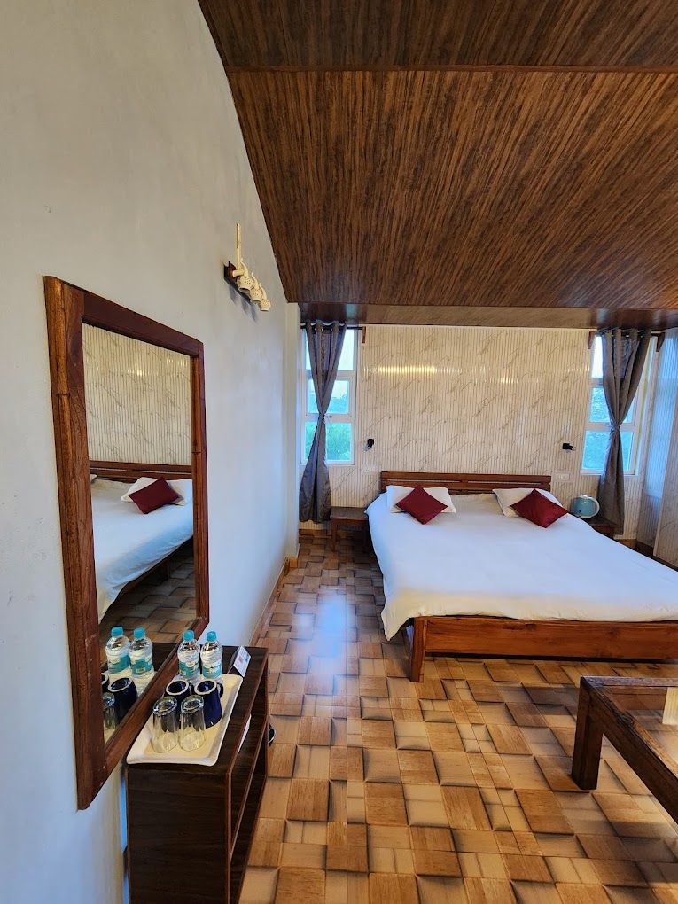 La Kupar Inn Standard Double Bed Room with Balcony (Garden View) 3