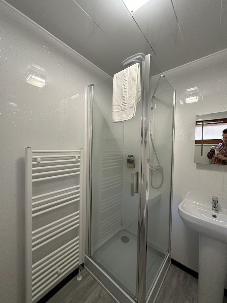 Twin Room, Ensuite (Room 21 Annex)